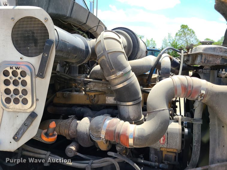 image for item K5895 2002 Kenworth T800  semi truck