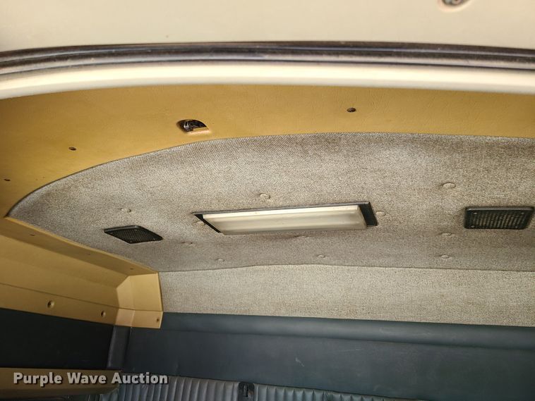 image for item K5896 2000 Kenworth T800  semi truck