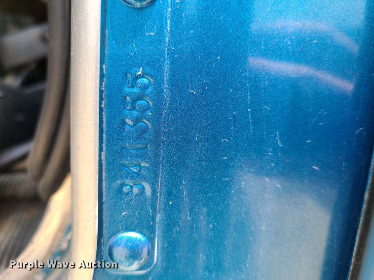 image for item K5896 2000 Kenworth T800  semi truck