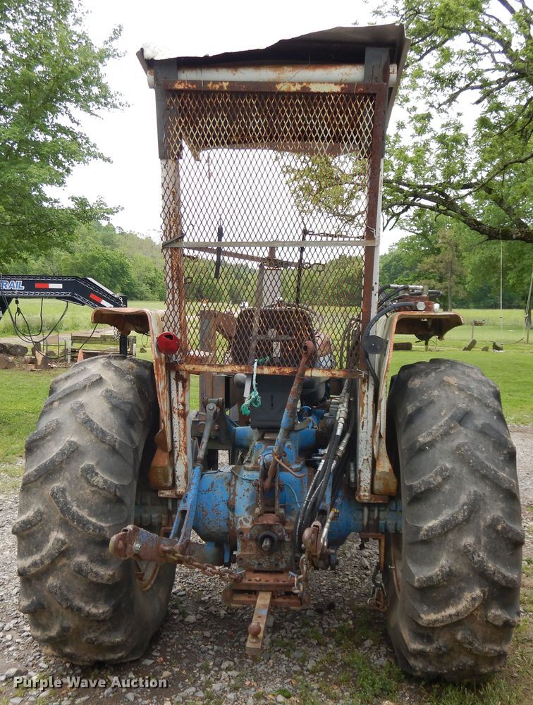 image for item DE5695 Ford 6600  tractor