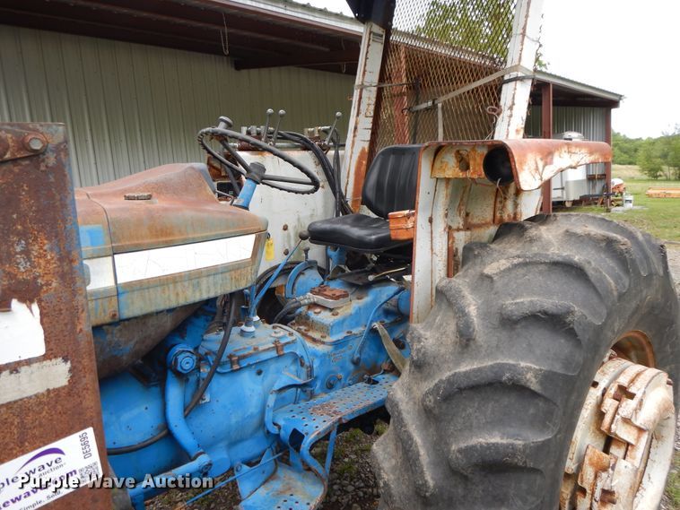 image for item DE5695 Ford 6600  tractor
