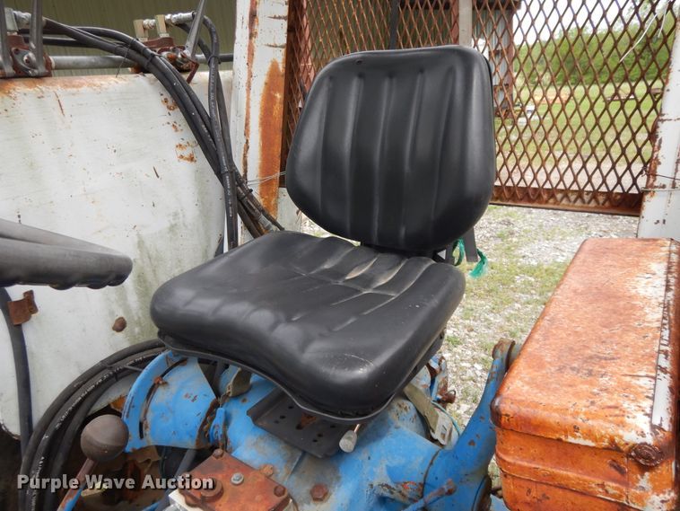 image for item DE5695 Ford 6600  tractor