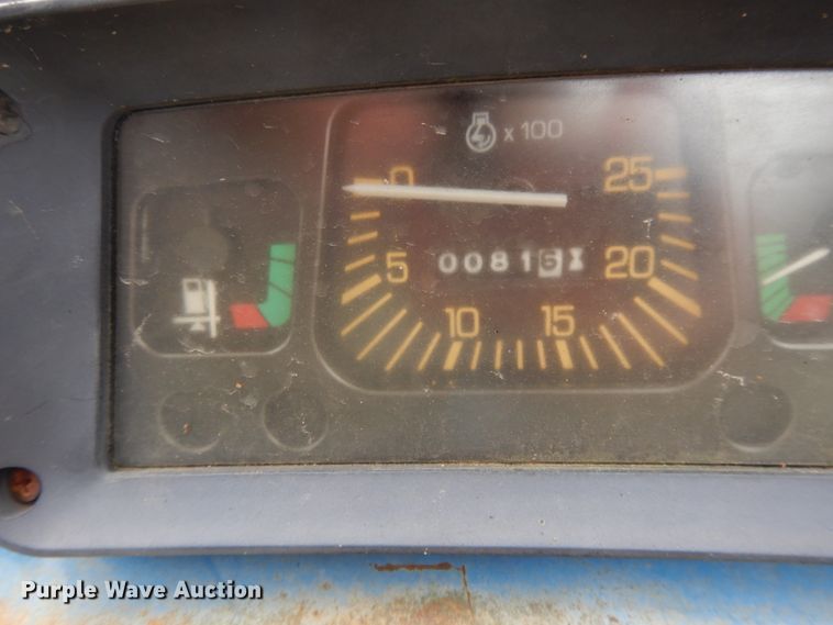 image for item DE5695 Ford 6600  tractor