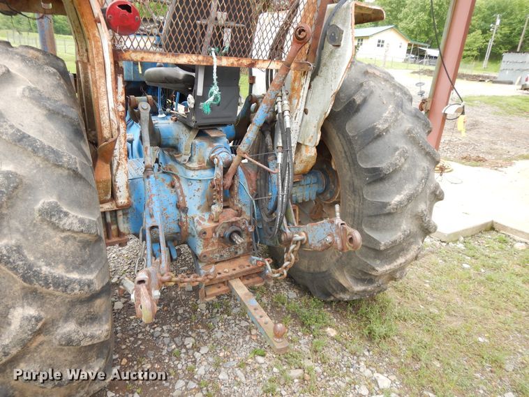 image for item DE5695 Ford 6600  tractor
