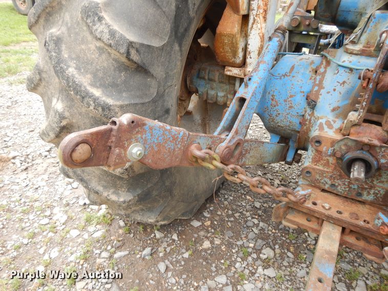 image for item DE5695 Ford 6600  tractor