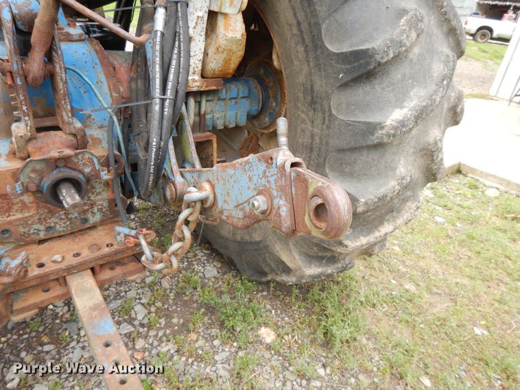 image for item DE5695 Ford 6600  tractor