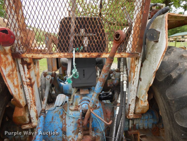 image for item DE5695 Ford 6600  tractor