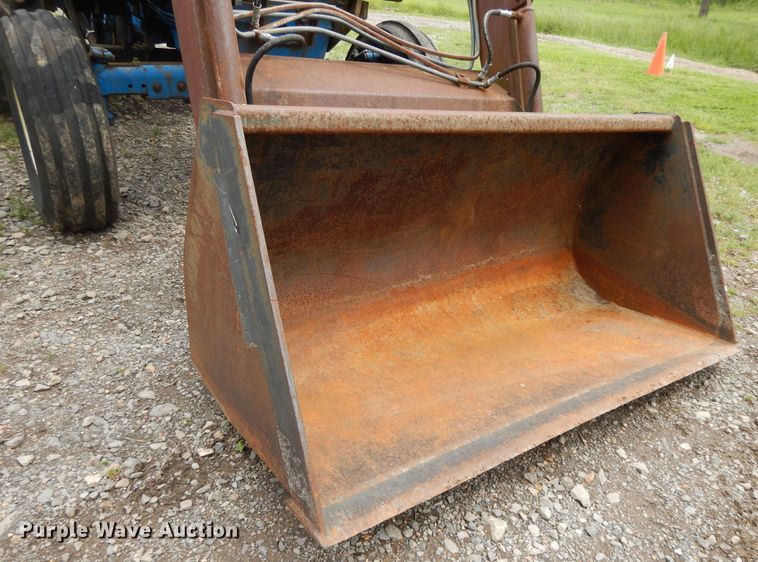 image for item DE5695 Ford 6600  tractor