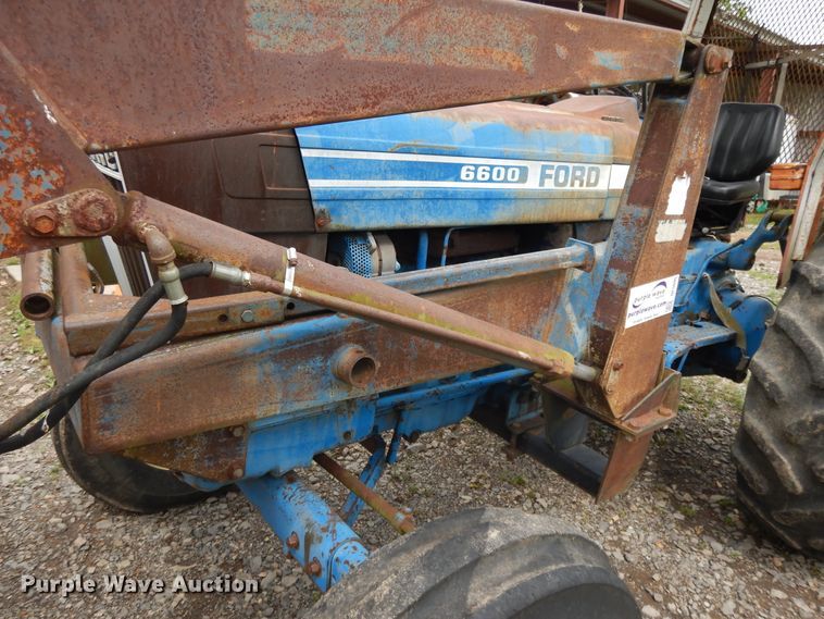 image for item DE5695 Ford 6600  tractor