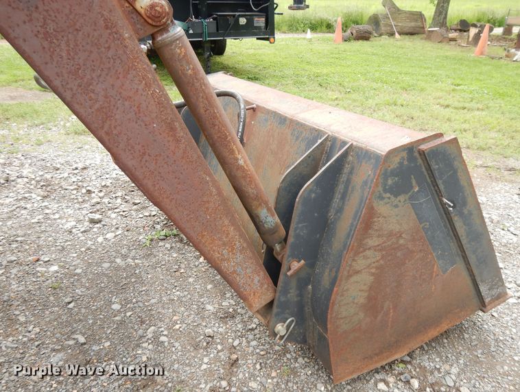 image for item DE5695 Ford 6600  tractor