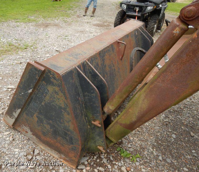 image for item DE5695 Ford 6600  tractor