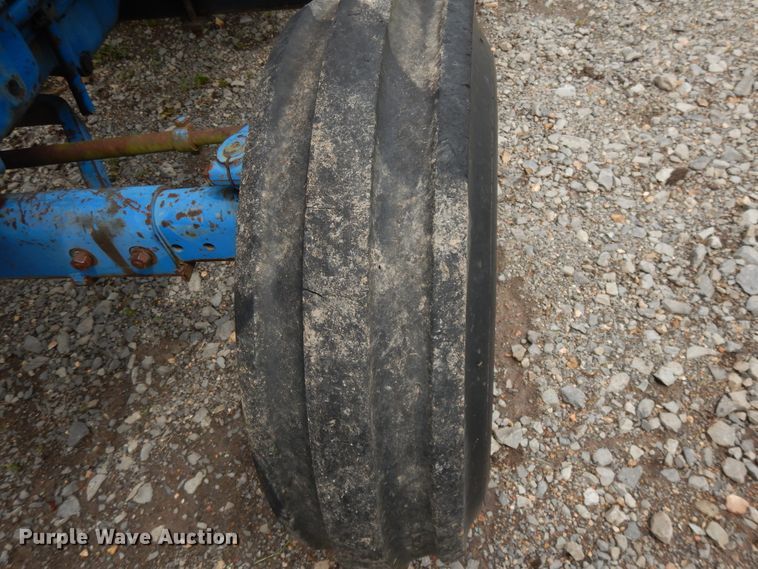 image for item DE5695 Ford 6600  tractor