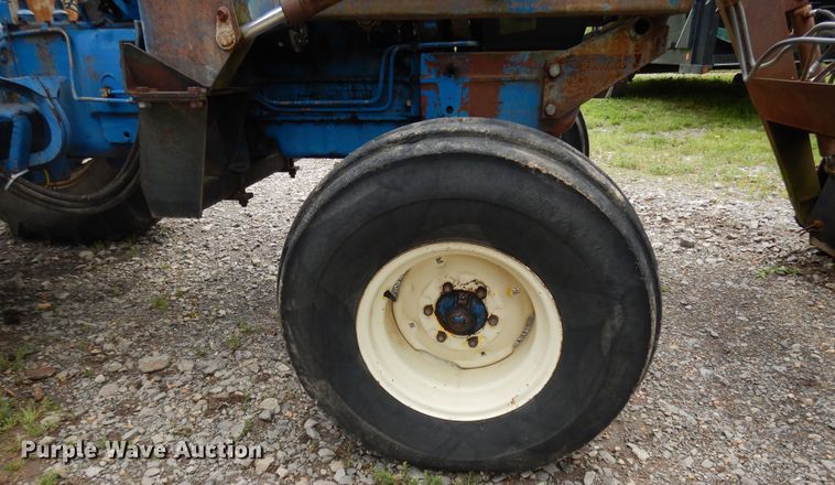 image for item DE5695 Ford 6600  tractor