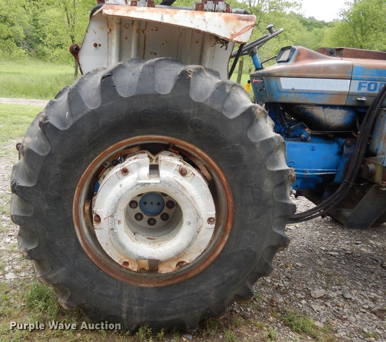 image for item DE5695 Ford 6600  tractor