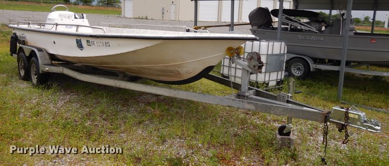 image for item DE5701 1999 Bluewave 22 Classic  boat