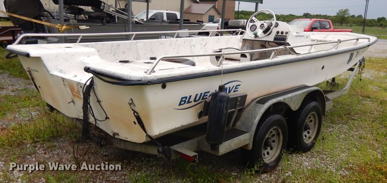 image for item DE5701 1999 Bluewave 22 Classic  boat