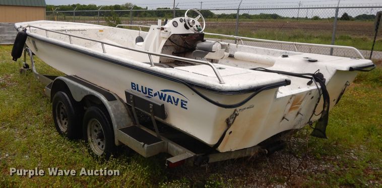 image for item DE5701 1999 Bluewave 22 Classic  boat