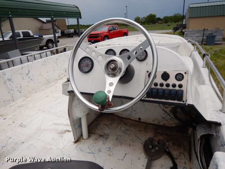 image for item DE5701 1999 Bluewave 22 Classic  boat