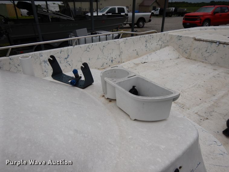 image for item DE5701 1999 Bluewave 22 Classic  boat