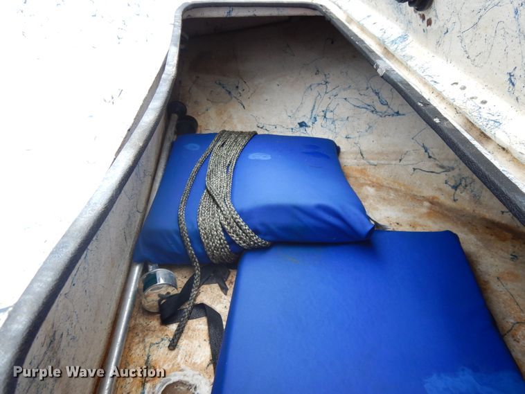 image for item DE5701 1999 Bluewave 22 Classic  boat