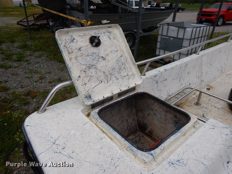 image for item DE5701 1999 Bluewave 22 Classic  boat