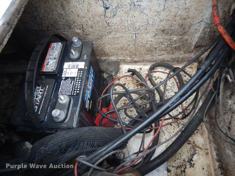 image for item DE5701 1999 Bluewave 22 Classic  boat