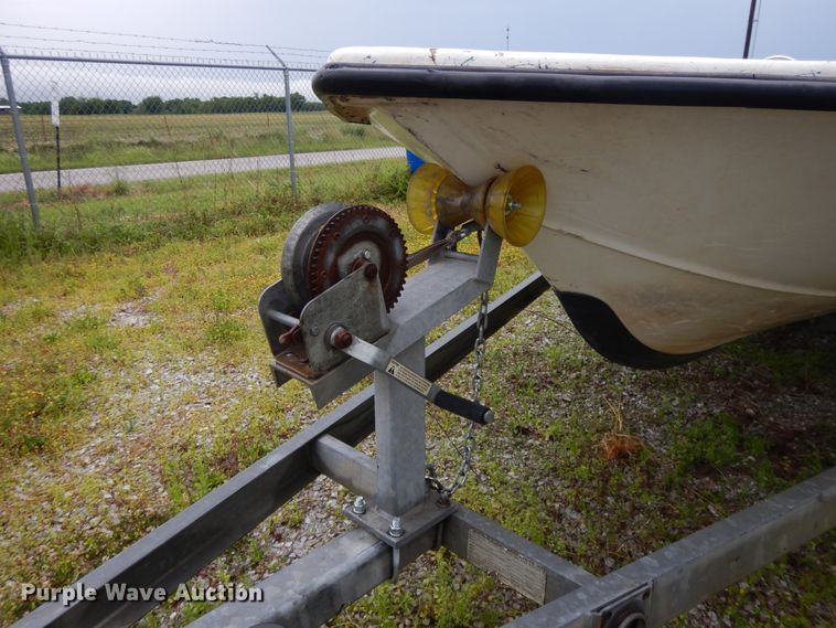 image for item DE5701 1999 Bluewave 22 Classic  boat