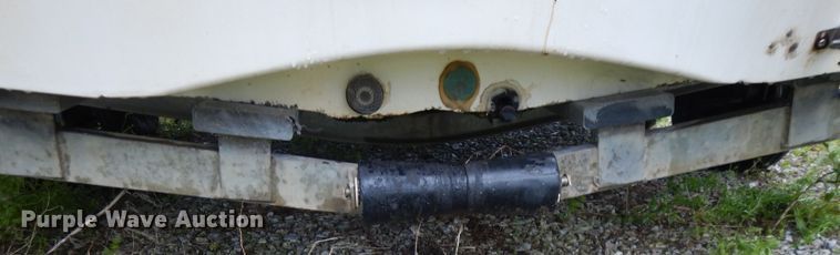 image for item DE5701 1999 Bluewave 22 Classic  boat