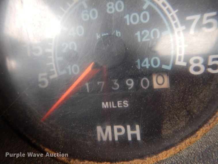 image for item DG6783 1987 International S1954/1900  dump flatbed truck