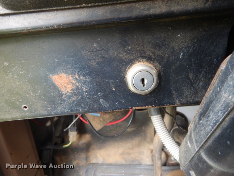 image for item DG6783 1987 International S1954/1900  dump flatbed truck