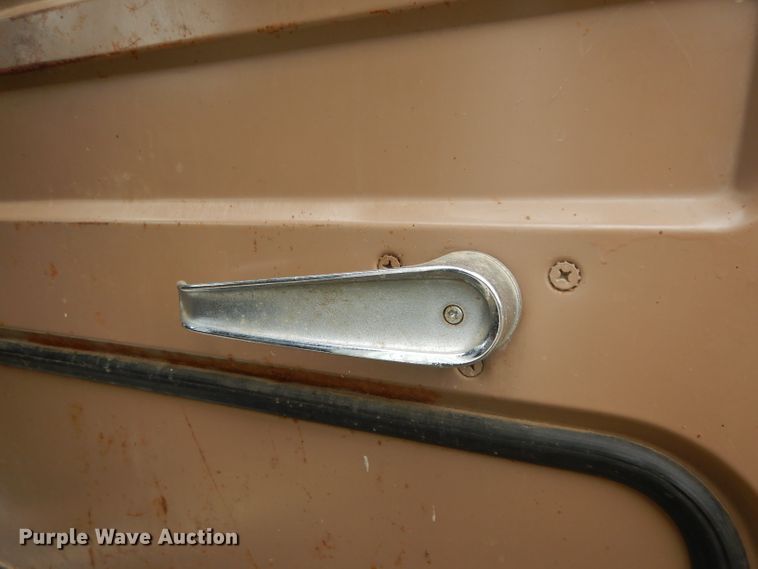 image for item DG6783 1987 International S1954/1900  dump flatbed truck