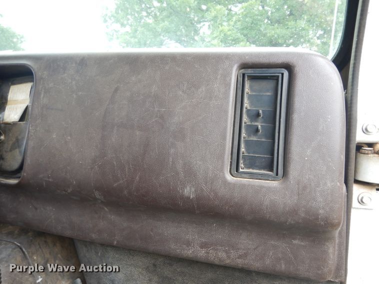 image for item DG6783 1987 International S1954/1900  dump flatbed truck