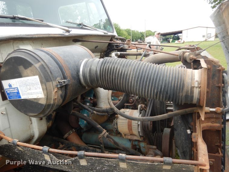 image for item DG6783 1987 International S1954/1900  dump flatbed truck