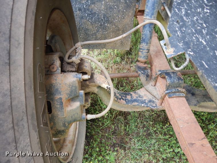 image for item DG6783 1987 International S1954/1900  dump flatbed truck