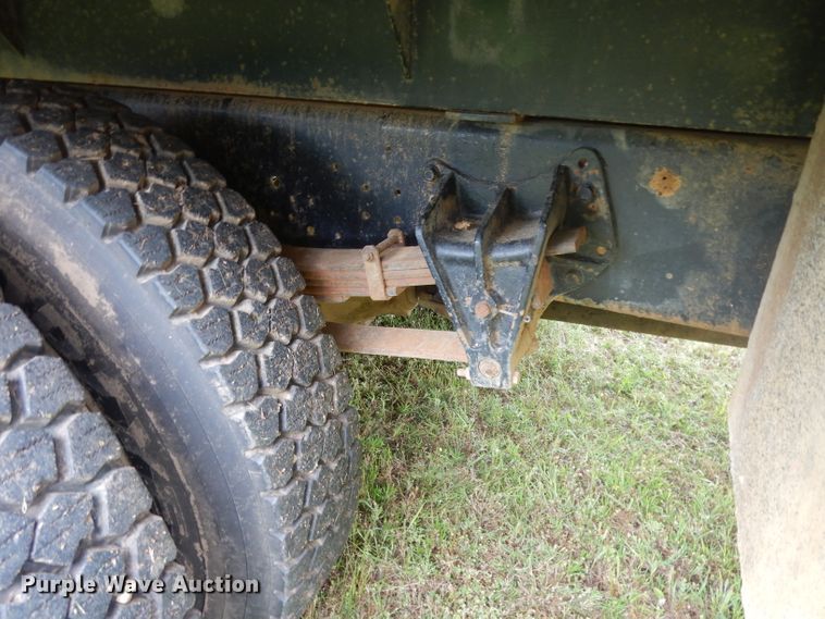 image for item DG6783 1987 International S1954/1900  dump flatbed truck