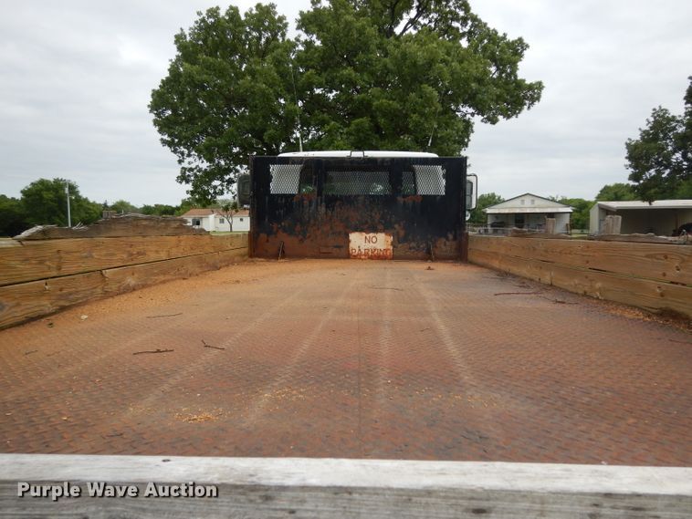 image for item DG6783 1987 International S1954/1900  dump flatbed truck