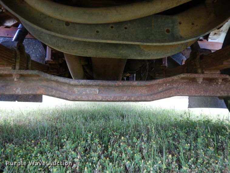 image for item DG6783 1987 International S1954/1900  dump flatbed truck