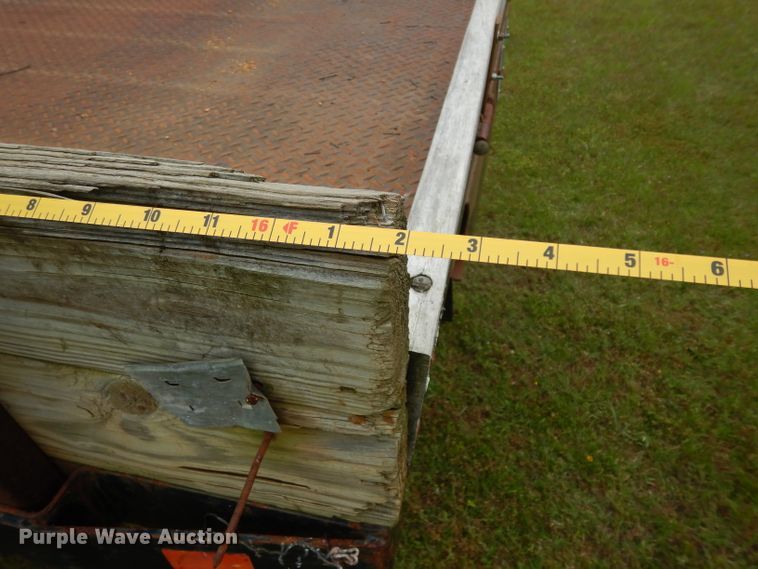 image for item DG6783 1987 International S1954/1900  dump flatbed truck