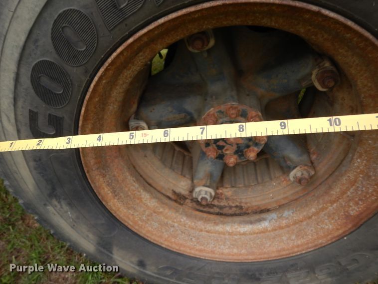 image for item DG6783 1987 International S1954/1900  dump flatbed truck