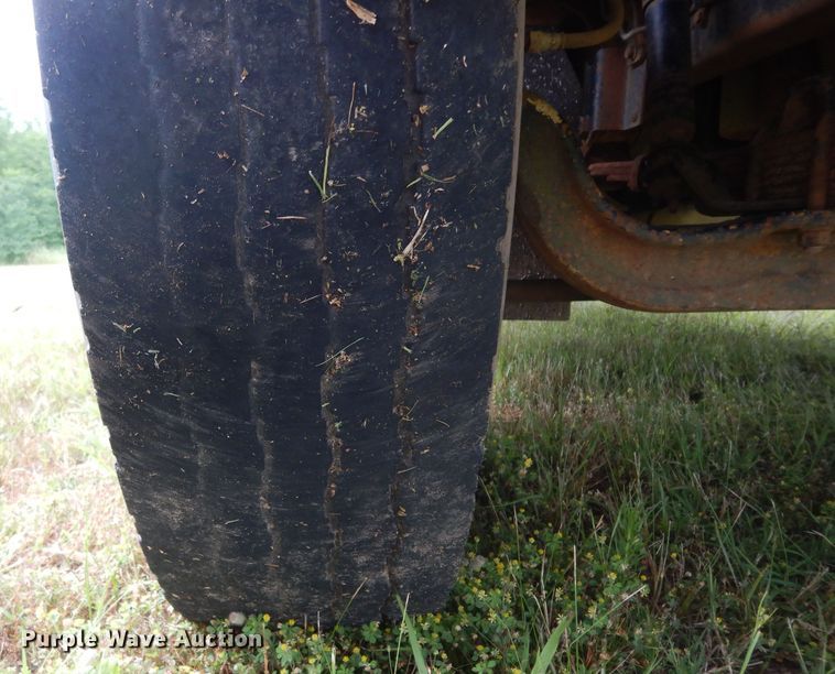 image for item DG6783 1987 International S1954/1900  dump flatbed truck