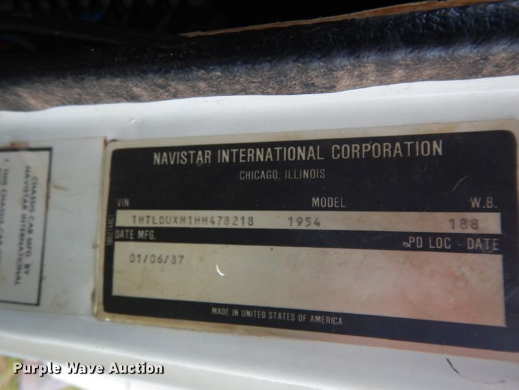 image for item DG6783 1987 International S1954/1900  dump flatbed truck