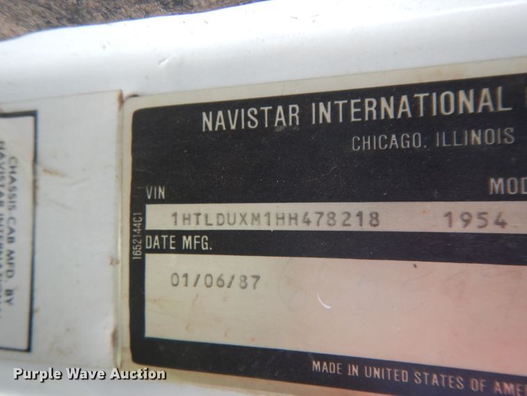 image for item DG6783 1987 International S1954/1900  dump flatbed truck