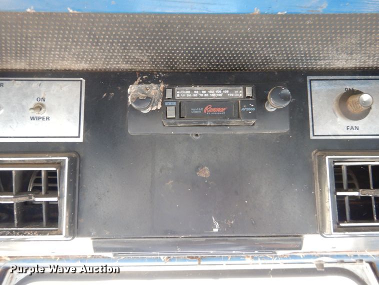 image for item GE9439 1988 Ford 6610  tractor