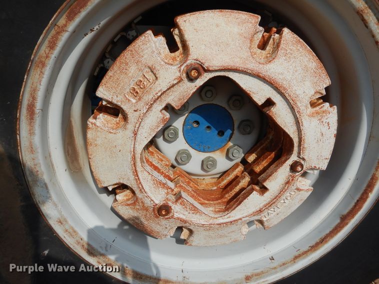 image for item GE9439 1988 Ford 6610  tractor