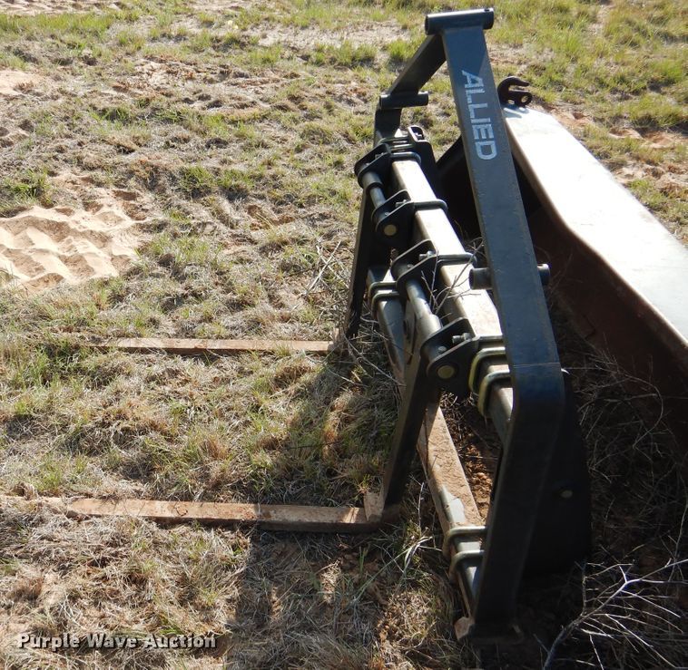 image for item GE9439 1988 Ford 6610  tractor