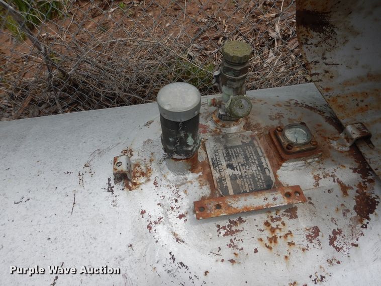 image for item GE9482 1952 propane tank