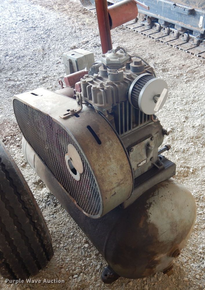 image for item GE9490 Quincy 310 air compressor