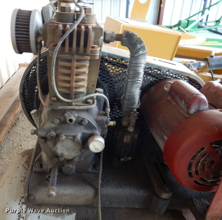 image for item GE9490 Quincy 310 air compressor