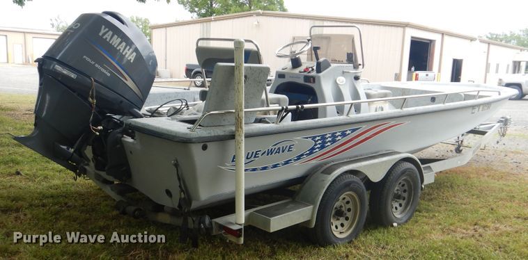 image for item GY9918 2005 Bluewave 220 Classic  boat