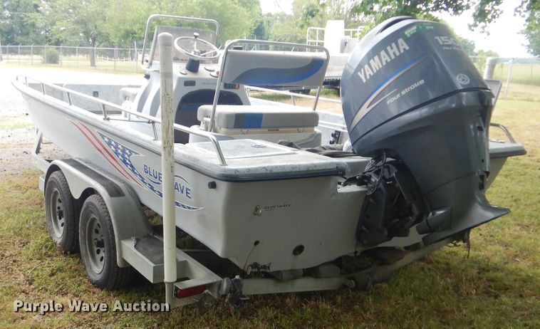 image for item GY9918 2005 Bluewave 220 Classic  boat